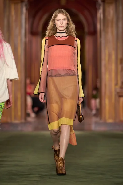 Look 39